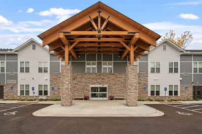 Front entrance of Caretta Senior Living Maplewood