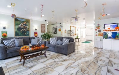 Cozy common area with decorations and seating
