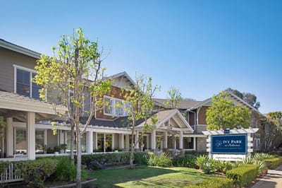 Exterior view of The Ivy at Blue Oaks facility