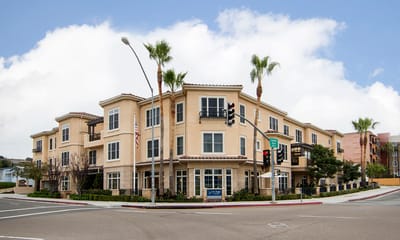 Exterior view of The Ivy at Blue Oaks facility.
