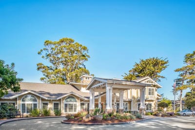 Exterior view of The Ivy at Blue Oaks