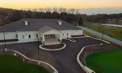 Exterior view of the Carillon Oaks Daphne facility