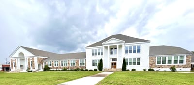 Exterior view of Carillon Oaks Daphne facility