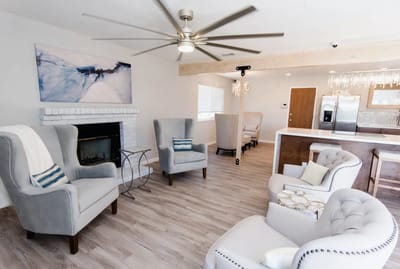 Cozy common area with comfortable seating and modern decor.