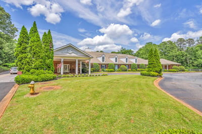 Exterior view of Windsor House Greenville