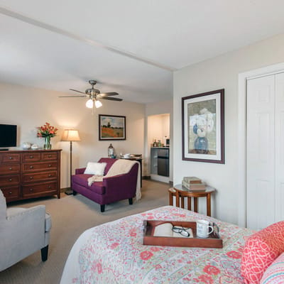 Cozy resident room with a colorful decor