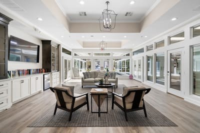 Sundale Senior Living of Huntsville, assisted living in Huntsville, TX — Comfortable lounge area with stylish furniture and natural light