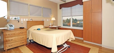 Bright, well-furnished resident room