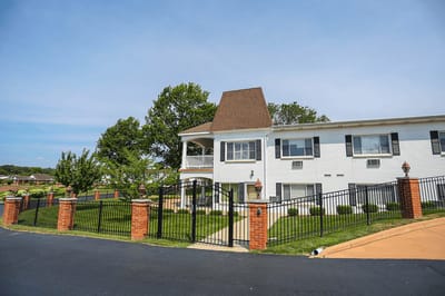 Exterior view of the Mari De Villa Retirement Center building