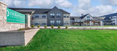 Exterior view of Cedarhurst of Wentzville with green lawn
