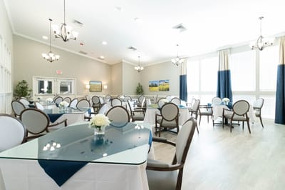 Bright dining room with elegant tables and chairs