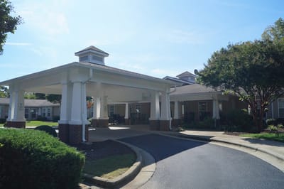 Entrance of Somerset Court of Mocksville facility