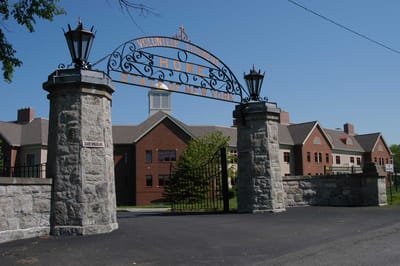 Entrance to the FASNY Firefighter's Home
