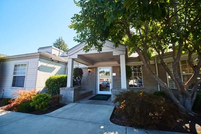 Exterior view of the entrance to Farmington Square Medford