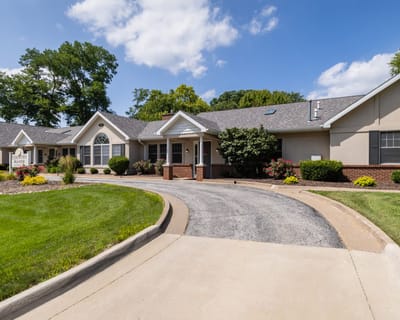 Exterior view of Country Manor assisted living facility