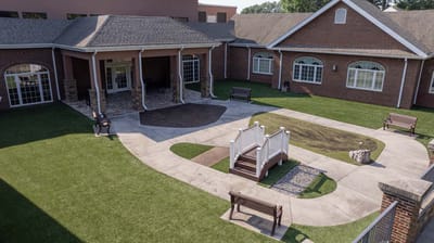 Aerial view of the outdoor courtyard at Wellpark Health and Rehabilitation
