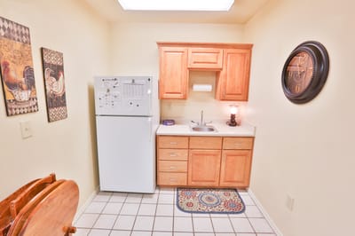 Well-equipped kitchen area in the facility