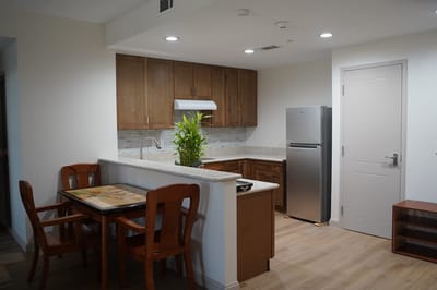 Well-equipped kitchenette in a resident room