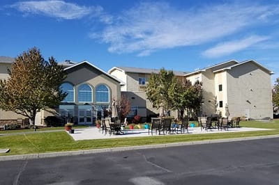 Exterior view of Avamere at Moses Lake with patio area