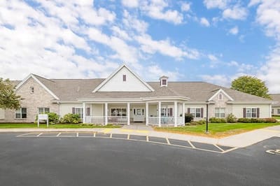 Exterior view of Brookdale Lacrosse AL facility