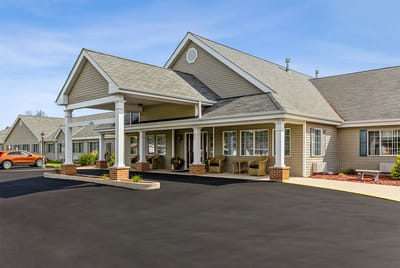 Exterior view of the LakeHouse Manitowoc entrance