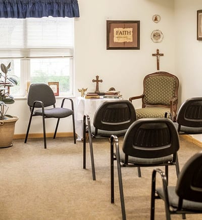Interior of a common area with chairs and decorations