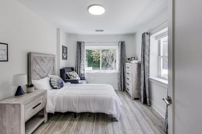 Bright, contemporary private resident room with a view