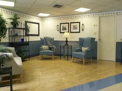 Common area with seating and decor