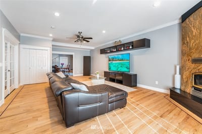 Bright common area with contemporary decor and seating
