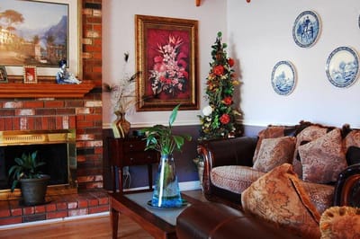 Cozy common area with comfortable seating and decorative elements
