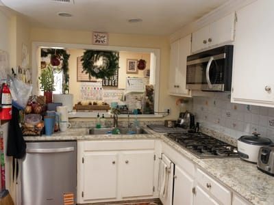 Bright kitchen space with a cozy atmosphere