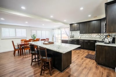 Bright dining room with modern furnishings
