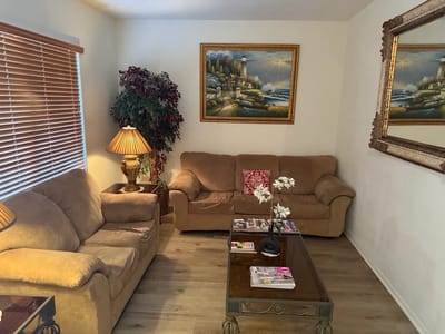 Cozy common area with comfortable seating