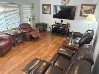 Comfortable sitting area in a common room