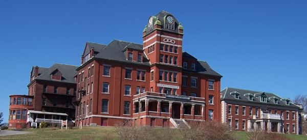 Senior Living in Brookline, MA