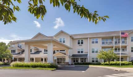 Holiday White Oaks