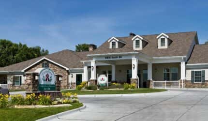 Country House at Lincoln (84th & Pine Lake)
