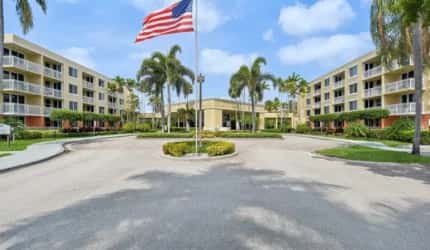 Five Star Premier Residences of Hollywood