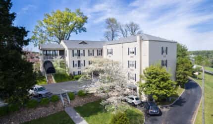 River Oaks Place Loudon