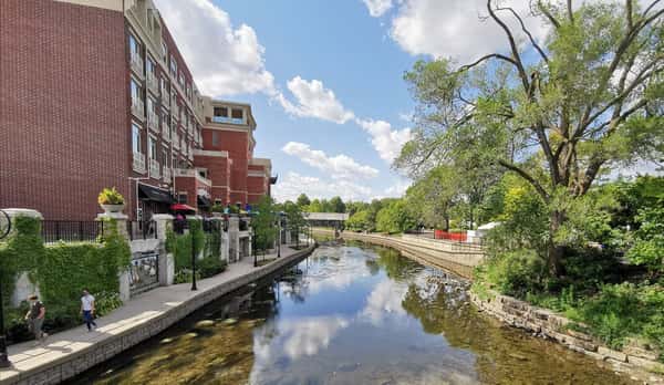 Senior Living in Naperville, IL