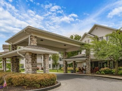 Holiday The Manor at Oakridge