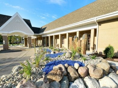 Valley Senior Living on 42nd – Woodside Village