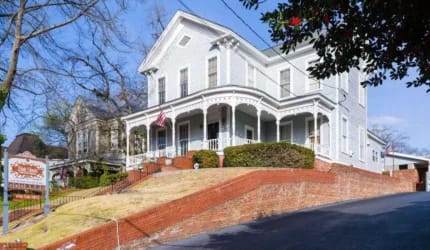 Antebellum Arlington Place