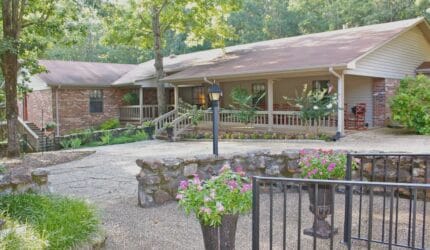 Green Oaks Inn