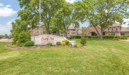 Country Club At Woodland Hills