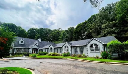 Oak Leaf Manor