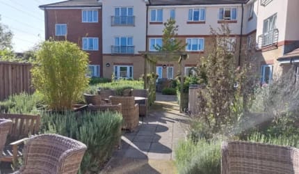Pear Tree Court Care Home – Care UK