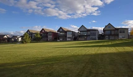 The Knolls at Hillcrest