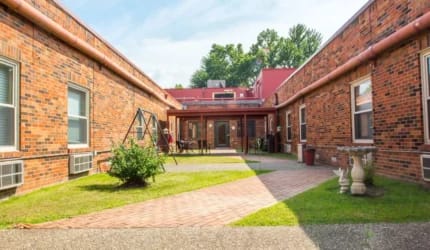 Signature HealthCARE at Rockford Rehab & Wellness Center