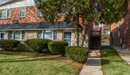 Carsonia Manor